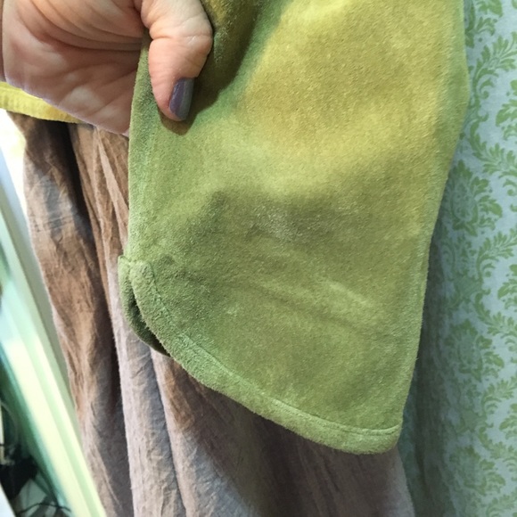 ✨HOST PICK✨ Petite Sophisticate green suede jacket - Picture 6 of 12